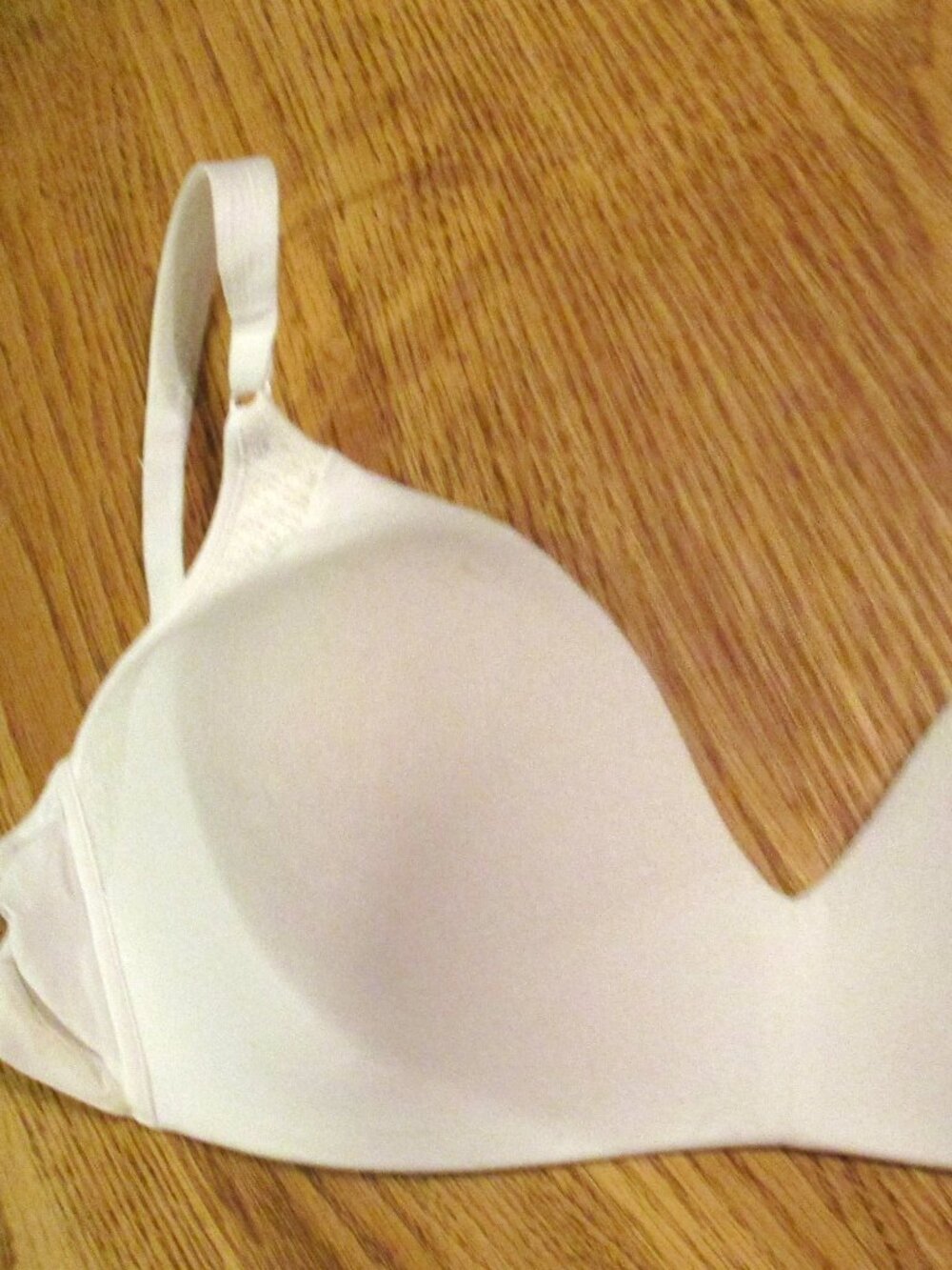 Warners Women's White Wireless Bra 36B